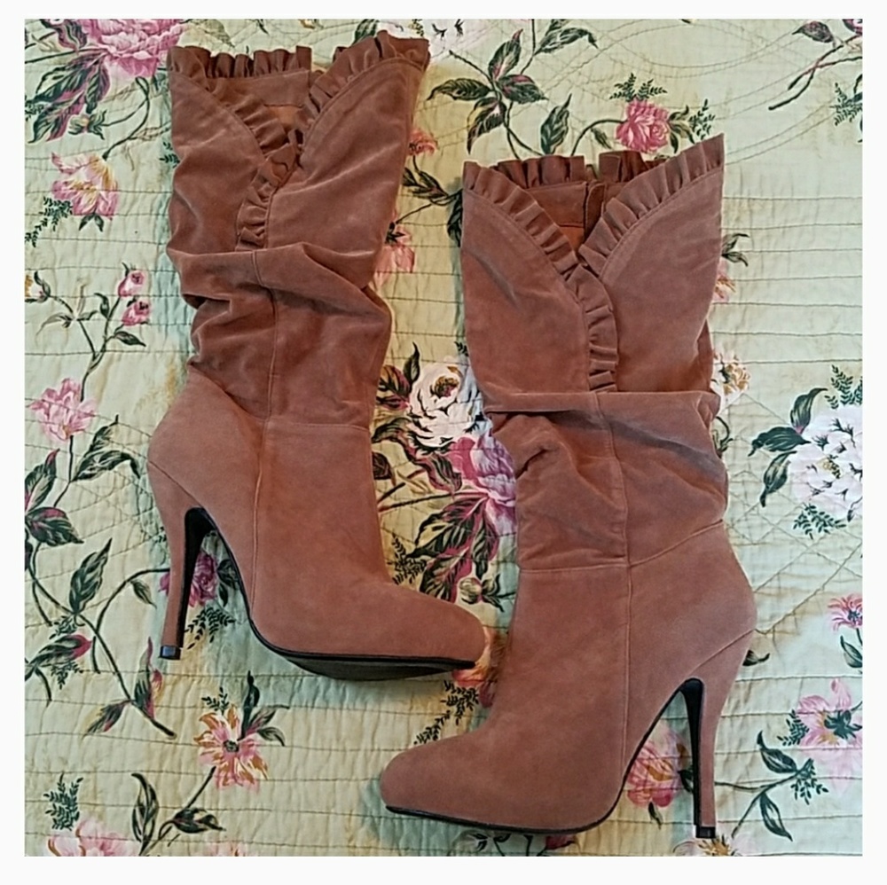 Gorgeous Shi by Journeys Boots With Rouching